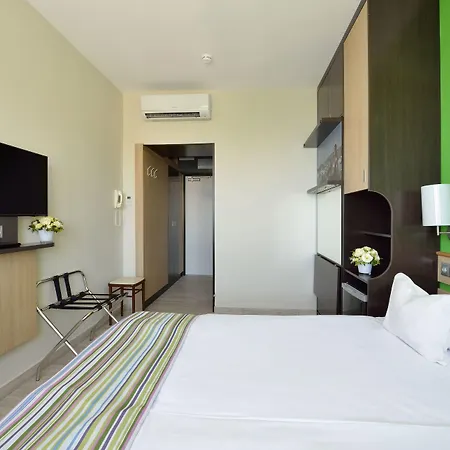 ホテル Danubius Marina 3*