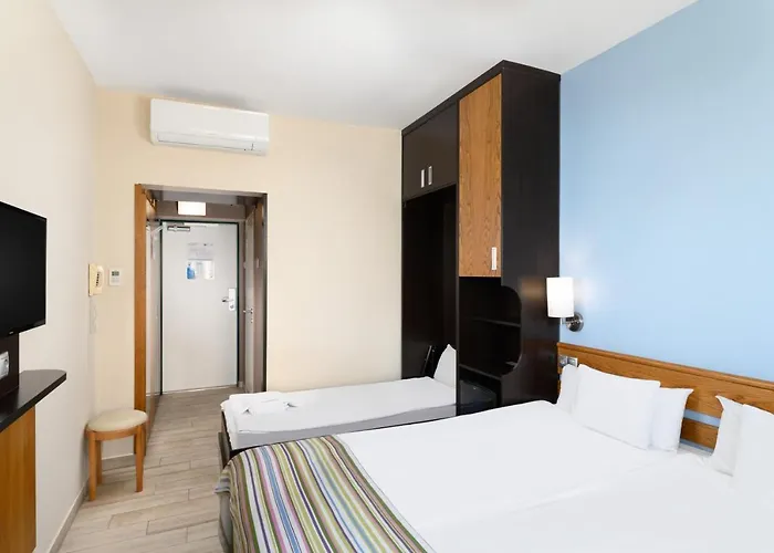 فندق Danubius Marina 3*